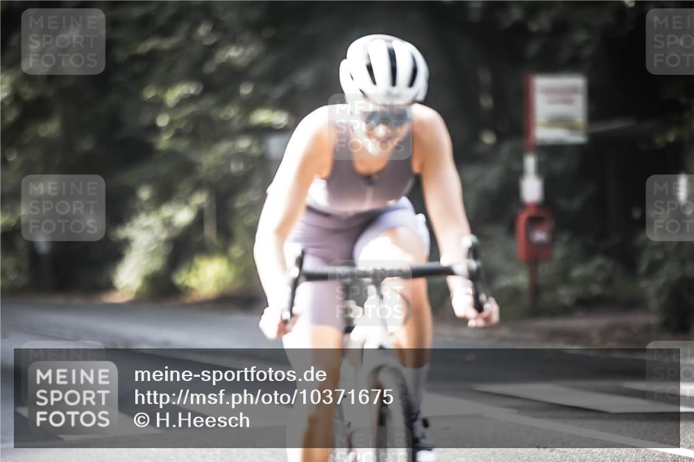 13.09.2026 - Stadtparktriathlon H.Heesch http://msf.ph/oto/10371675 13.09.2026 10:51:19 Radfahren 364, 534, 556 meine-sportfotos.de