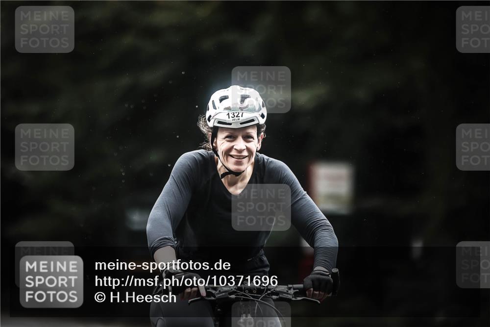 13.09.2026 - Stadtparktriathlon H.Heesch http://msf.ph/oto/10371696 13.09.2026 13:26:30 Radfahren 1327 meine-sportfotos.de