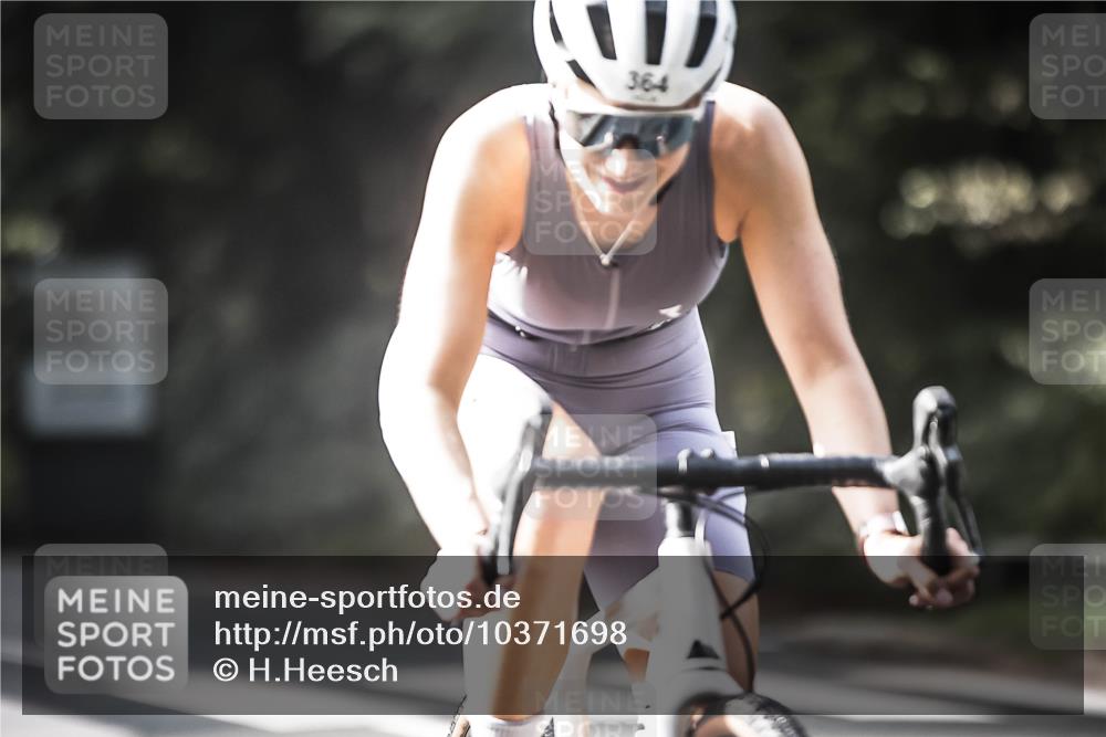 13.09.2026 - Stadtparktriathlon H.Heesch http://msf.ph/oto/10371698 13.09.2026 10:51:19 Radfahren 364, 534, 556 meine-sportfotos.de