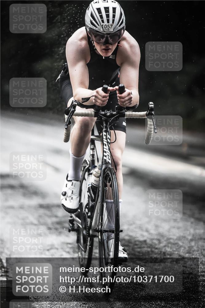 13.09.2026 - Stadtparktriathlon H.Heesch http://msf.ph/oto/10371700 13.09.2026 12:07:13 Radfahren 803, 851, 971, 975, 1035, 1055, 1057 meine-sportfotos.de