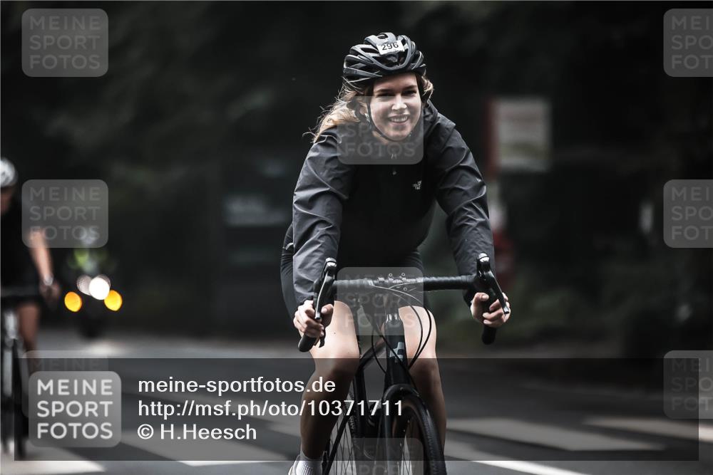 13.09.2026 - Stadtparktriathlon H.Heesch http://msf.ph/oto/10371711 13.09.2026 10:21:27 Radfahren 220, 265, 268, 294, 296, 303, 321, 326, 331, 358, 363, 392, 413 meine-sportfotos.de