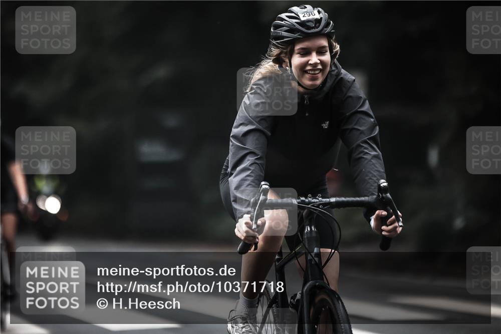 13.09.2026 - Stadtparktriathlon H.Heesch http://msf.ph/oto/10371718 13.09.2026 10:21:27 Radfahren 220, 265, 268, 294, 296, 303, 321, 326, 331, 358, 363, 392, 413 meine-sportfotos.de