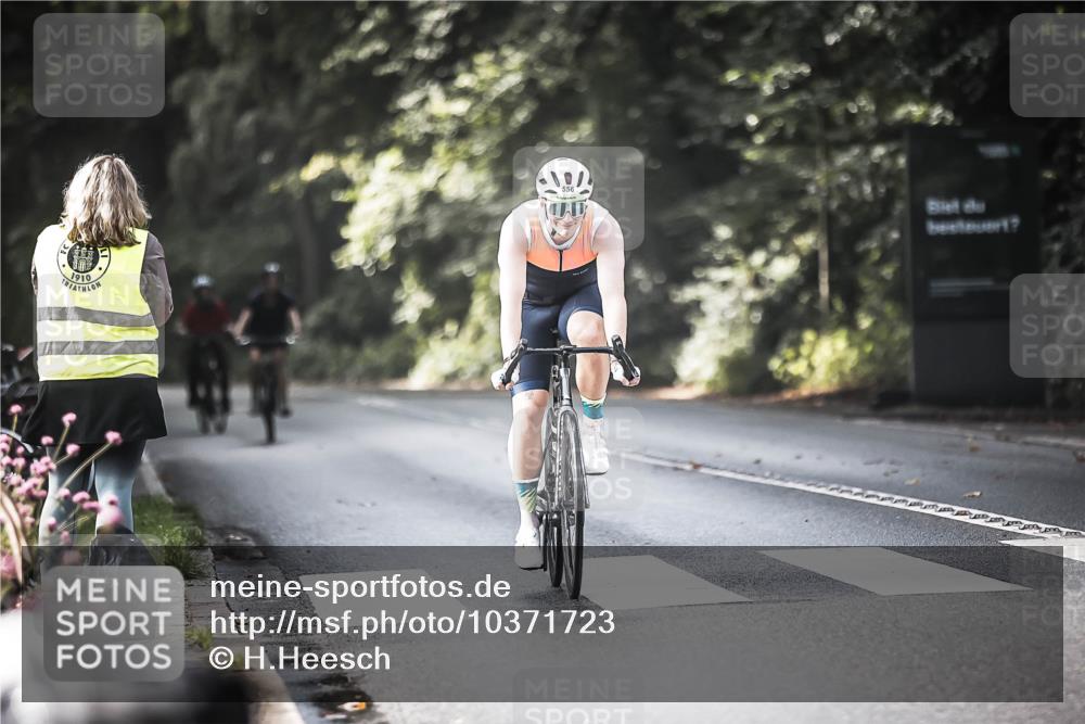13.09.2026 - Stadtparktriathlon H.Heesch http://msf.ph/oto/10371723 13.09.2026 10:51:22 Radfahren 364, 534, 556 meine-sportfotos.de