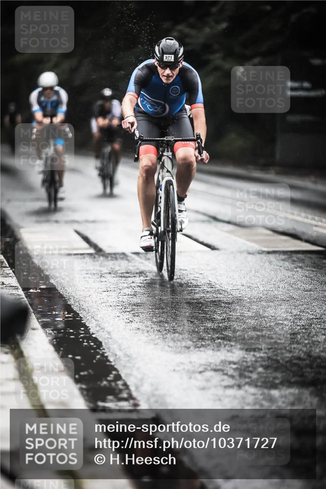 13.09.2026 - Stadtparktriathlon H.Heesch http://msf.ph/oto/10371727 13.09.2026 12:07:17 Radfahren 971, 975, 1055, 1057 meine-sportfotos.de