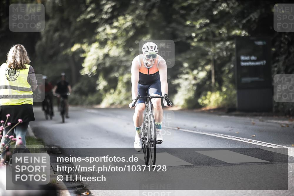 13.09.2026 - Stadtparktriathlon H.Heesch http://msf.ph/oto/10371728 13.09.2026 10:51:22 Radfahren 364, 534, 556 meine-sportfotos.de