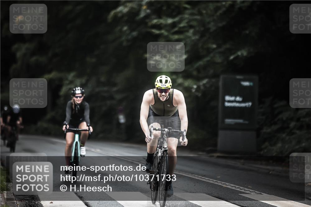 13.09.2026 - Stadtparktriathlon H.Heesch http://msf.ph/oto/10371733 13.09.2026 13:26:41 Radfahren 1321, 1329, 1374 meine-sportfotos.de