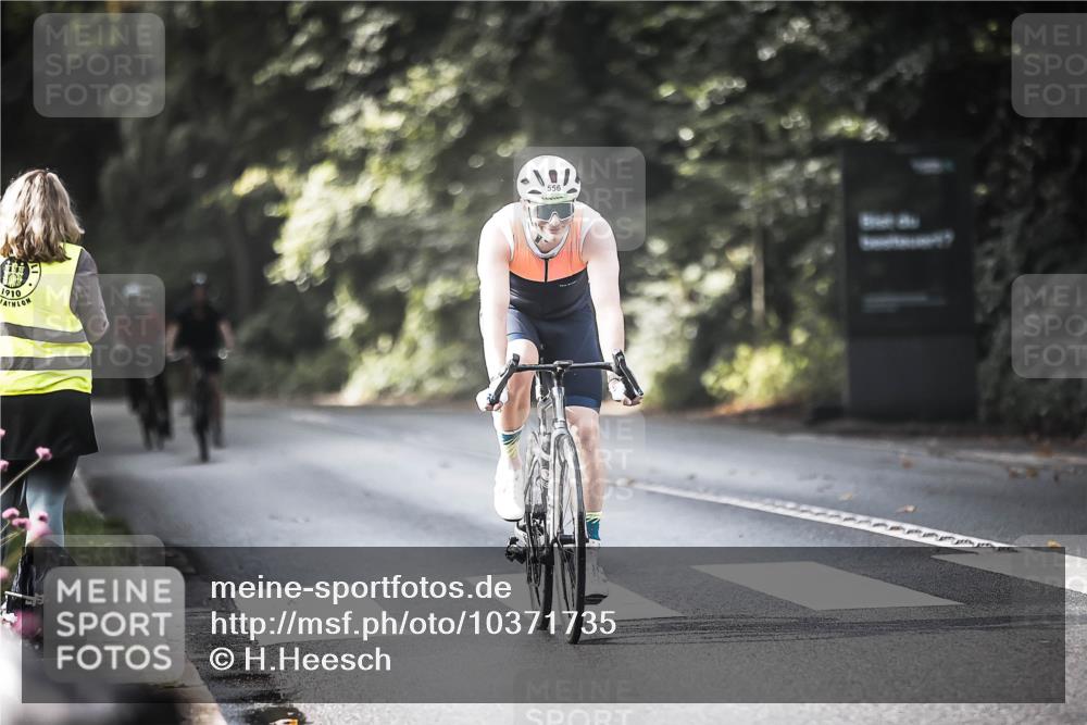 13.09.2026 - Stadtparktriathlon H.Heesch http://msf.ph/oto/10371735 13.09.2026 10:51:22 Radfahren 364, 534, 556 meine-sportfotos.de
