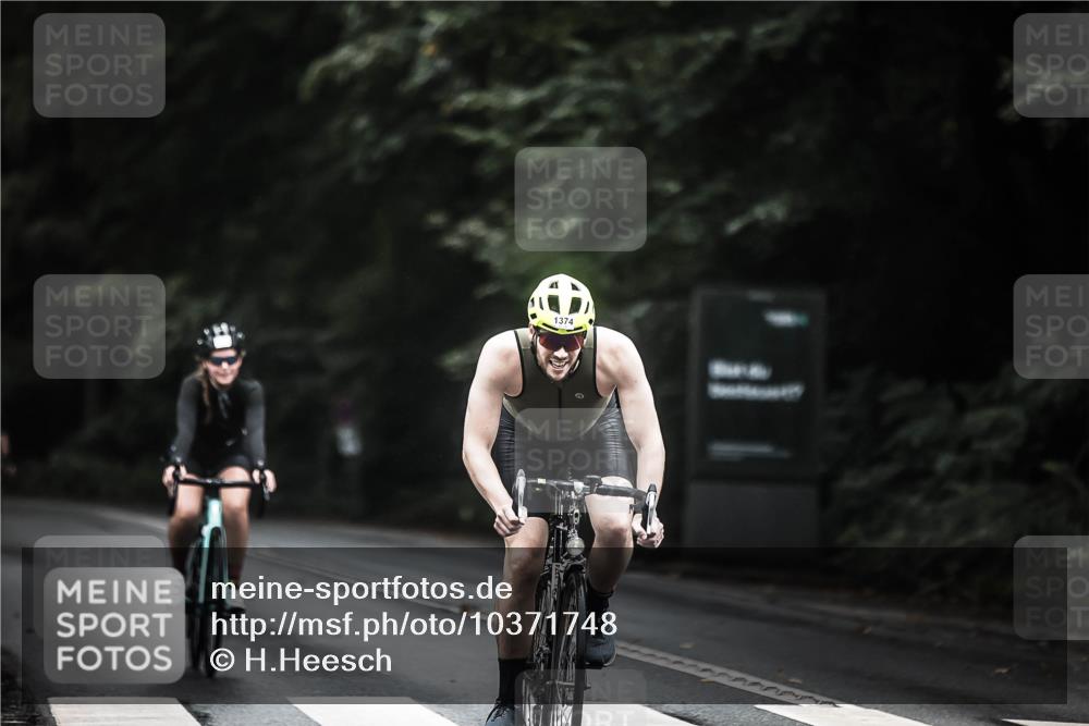 13.09.2026 - Stadtparktriathlon H.Heesch http://msf.ph/oto/10371748 13.09.2026 13:26:41 Radfahren 1321, 1329, 1374 meine-sportfotos.de