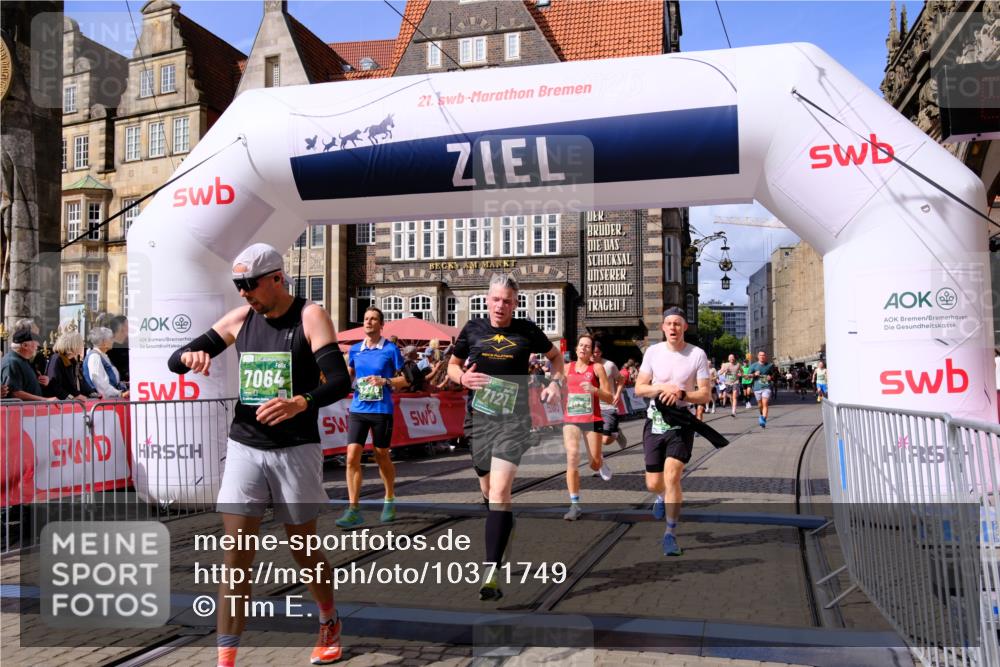 13.09.2026 - 21. swb-Marathon Bremen Tim E. http://msf.ph/oto/10371749 13.09.2026 13:09:02 Ziel 715, 3110, 3276, 3330, 4033, 5377, 5517, 6842, 6906, 7064, 7121, 8555, 9240, 9411, 9702, 9867, 9906 meine-sportfotos.de