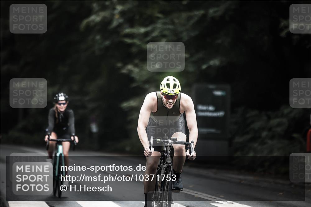 13.09.2026 - Stadtparktriathlon H.Heesch http://msf.ph/oto/10371753 13.09.2026 13:26:42 Radfahren 1321, 1329, 1374 meine-sportfotos.de