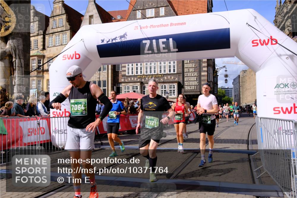 13.09.2026 - 21. swb-Marathon Bremen Tim E. http://msf.ph/oto/10371764 13.09.2026 13:09:03 Ziel 715, 3110, 3276, 3330, 4033, 5377, 5517, 5696, 6842, 6906, 7064, 7121, 8555, 9240, 9411, 9702, 9867, 9906, 9911 meine-sportfotos.de