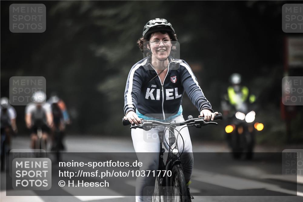 13.09.2026 - Stadtparktriathlon H.Heesch http://msf.ph/oto/10371770 13.09.2026 10:21:30 Radfahren 220, 239, 268, 294, 296, 303, 321, 326, 363, 401, 413 meine-sportfotos.de