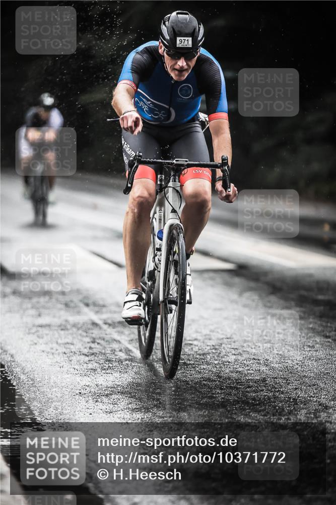 13.09.2026 - Stadtparktriathlon H.Heesch http://msf.ph/oto/10371772 13.09.2026 12:07:17 Radfahren 971, 975, 1055, 1057 meine-sportfotos.de