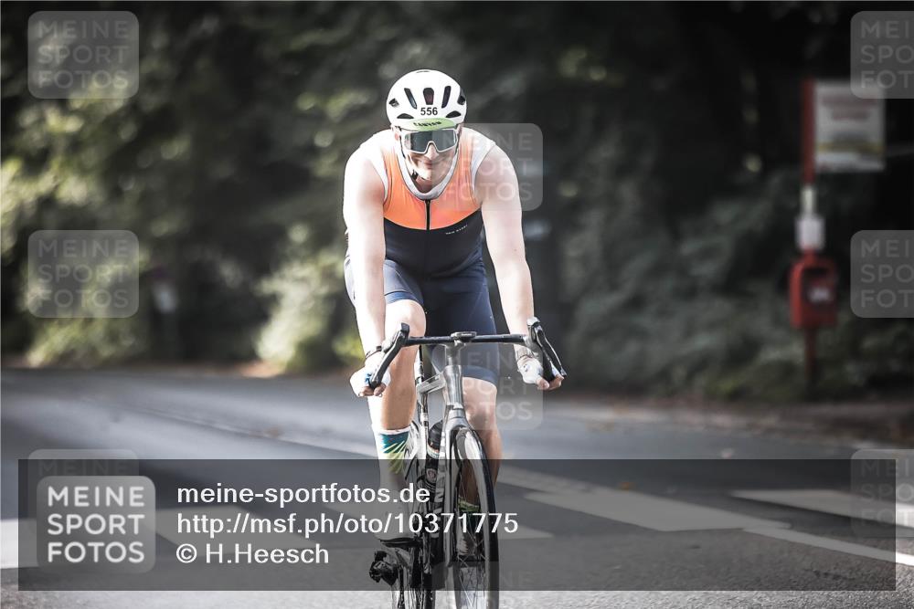 13.09.2026 - Stadtparktriathlon H.Heesch http://msf.ph/oto/10371775 13.09.2026 10:51:23 Radfahren 357, 364, 556 meine-sportfotos.de