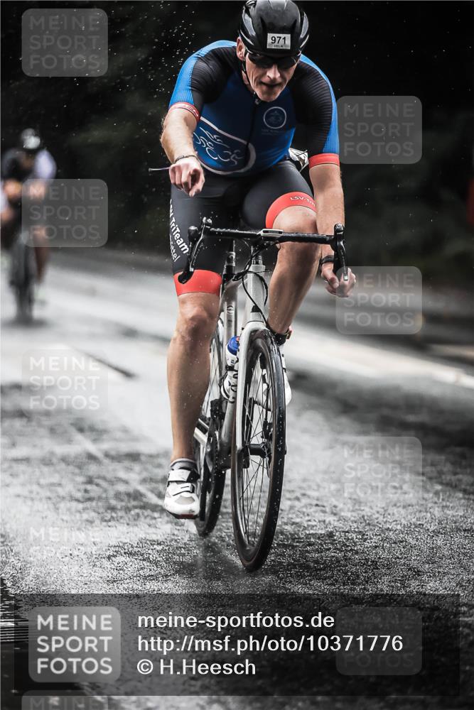 13.09.2026 - Stadtparktriathlon H.Heesch http://msf.ph/oto/10371776 13.09.2026 12:07:17 Radfahren 971, 975, 1055, 1057 meine-sportfotos.de