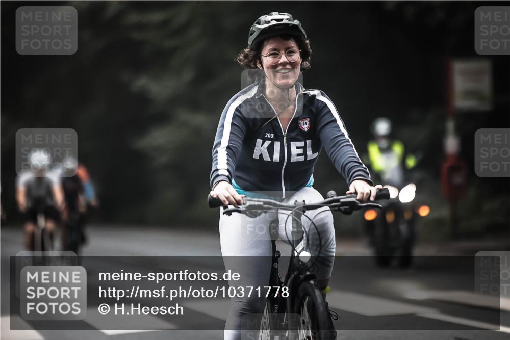 13.09.2026 - Stadtparktriathlon H.Heesch http://msf.ph/oto/10371778 13.09.2026 10:21:30 Radfahren 220, 239, 268, 294, 296, 303, 321, 326, 363, 401, 413 meine-sportfotos.de