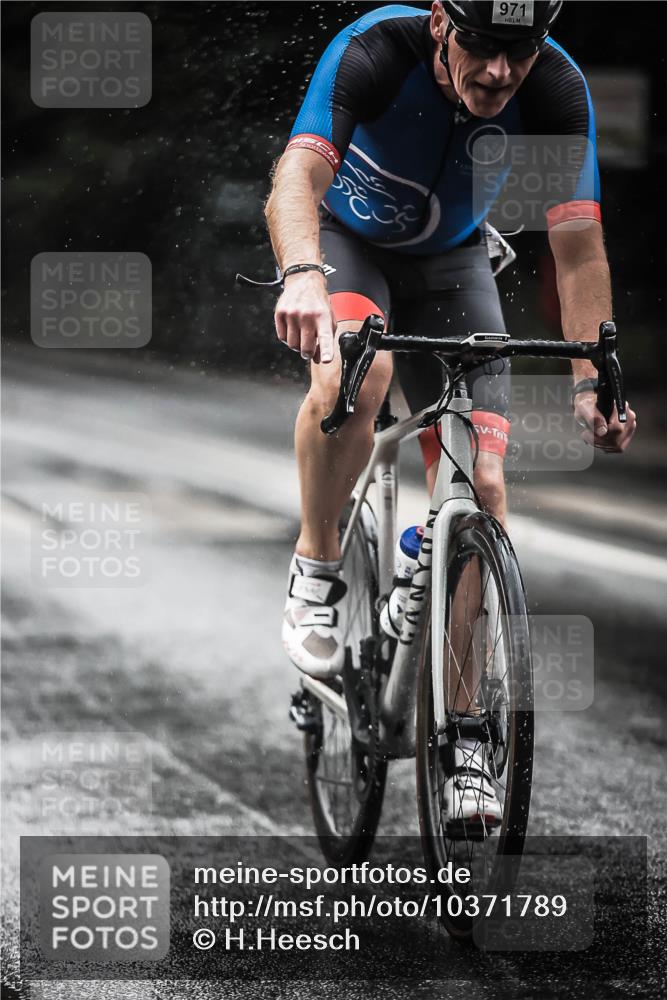 13.09.2026 - Stadtparktriathlon H.Heesch http://msf.ph/oto/10371789 13.09.2026 12:07:18 Radfahren 971, 975, 1055, 1057 meine-sportfotos.de