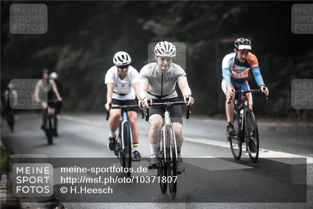 13.09.2026 - Stadtparktriathlon H.Heesch http://msf.ph/oto/10371807 13.09.2026 10:21:32 Radfahren 220, 239, 268, 294, 296, 303, 304, 321, 326, 401, 410, 413 meine-sportfotos.de