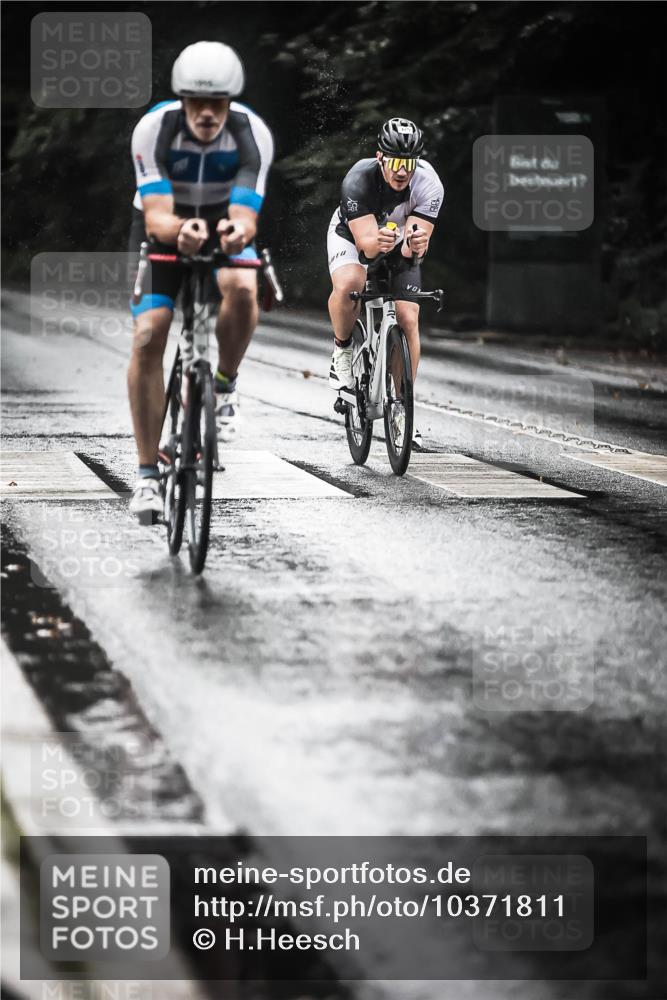 13.09.2026 - Stadtparktriathlon H.Heesch http://msf.ph/oto/10371811 13.09.2026 12:07:18 Radfahren 971, 975, 1055, 1057 meine-sportfotos.de