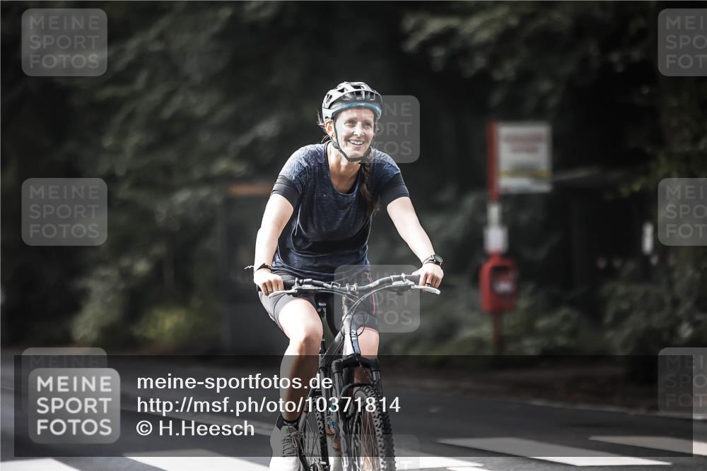 13.09.2026 - Stadtparktriathlon H.Heesch http://msf.ph/oto/10371814 13.09.2026 10:51:29 Radfahren 275, 357, 556 meine-sportfotos.de