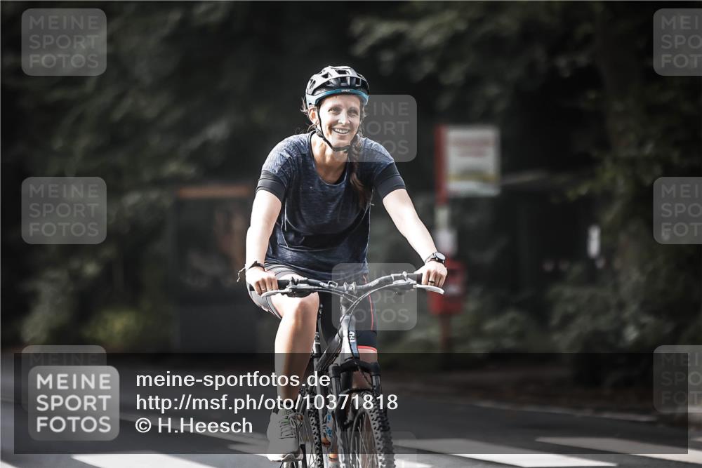 13.09.2026 - Stadtparktriathlon H.Heesch http://msf.ph/oto/10371818 13.09.2026 10:51:29 Radfahren 275, 357, 556 meine-sportfotos.de
