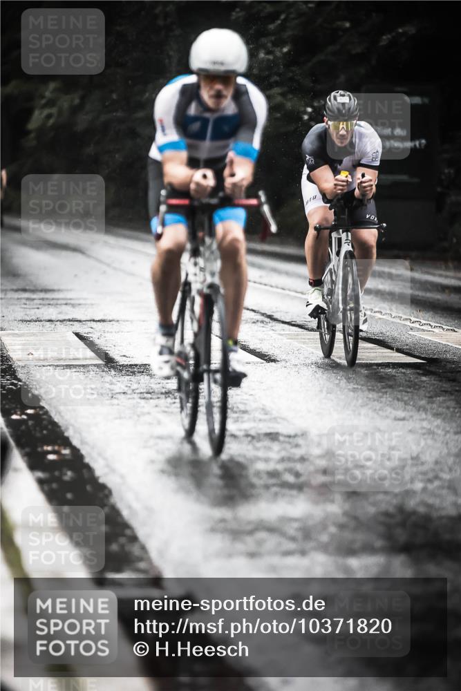 13.09.2026 - Stadtparktriathlon H.Heesch http://msf.ph/oto/10371820 13.09.2026 12:07:18 Radfahren 971, 975, 1055, 1057 meine-sportfotos.de
