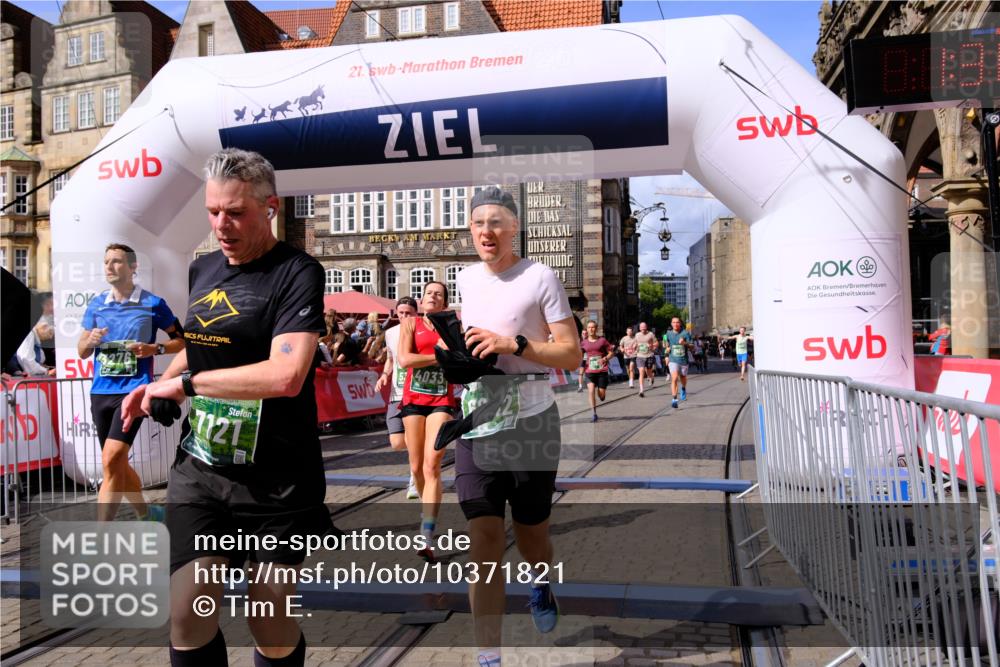 13.09.2026 - 21. swb-Marathon Bremen Tim E. http://msf.ph/oto/10371821 13.09.2026 13:09:04 Ziel 715, 3110, 3276, 3330, 4033, 5377, 5517, 5696, 6842, 6906, 7064, 7121, 8555, 9240, 9411, 9702, 9867, 9906, 9911 meine-sportfotos.de