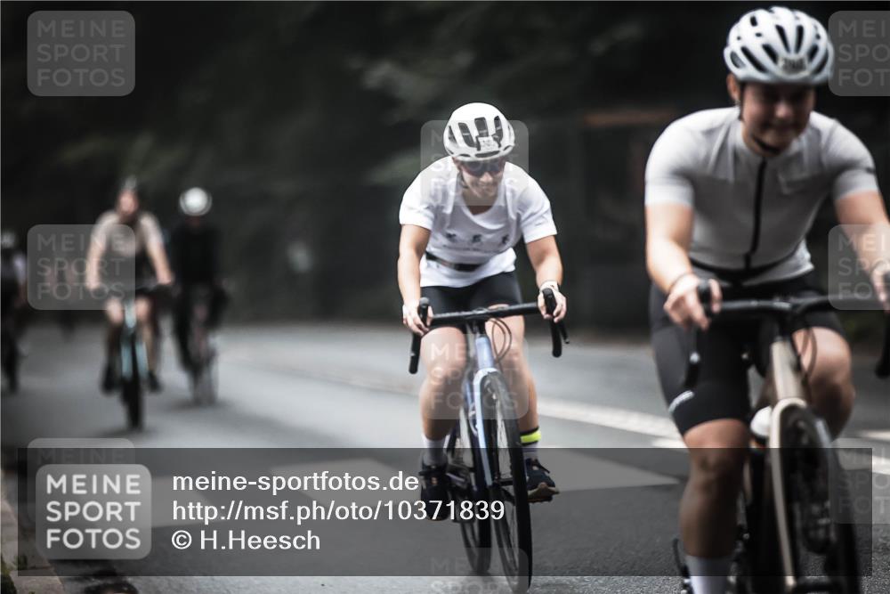 13.09.2026 - Stadtparktriathlon H.Heesch http://msf.ph/oto/10371839 13.09.2026 10:21:33 Radfahren 220, 239, 268, 294, 296, 303, 304, 321, 326, 401, 410, 413 meine-sportfotos.de