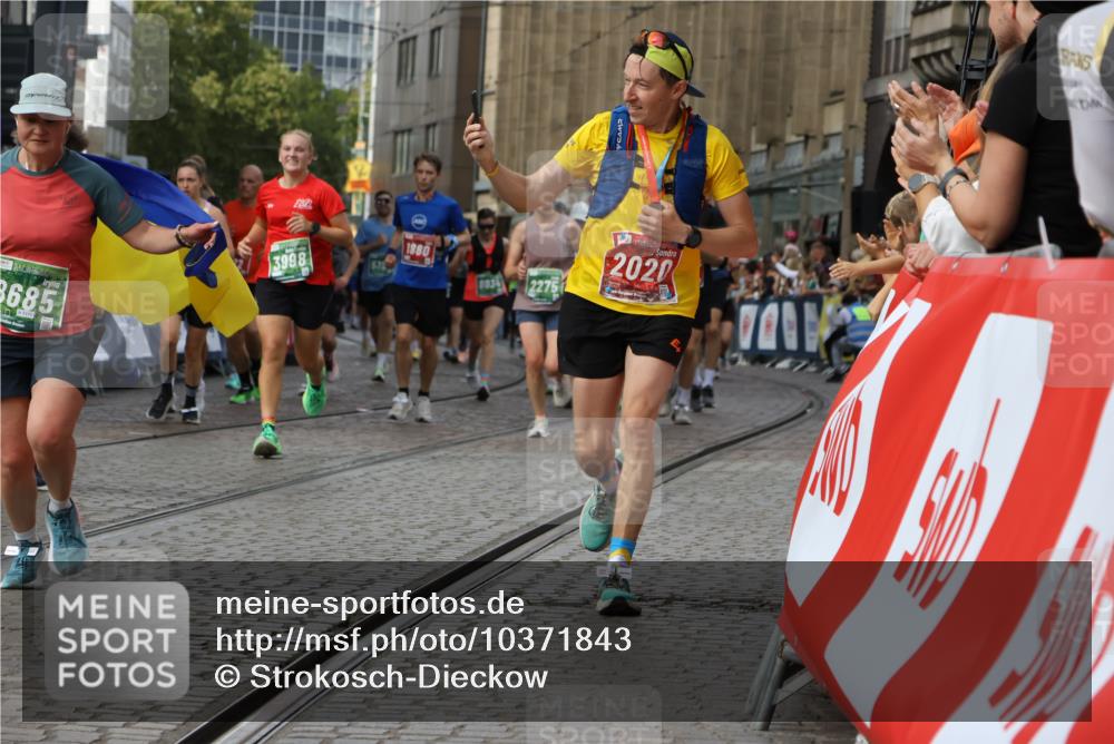 13.09.2026 - 21. swb-Marathon Bremen Strokosch-Dieckow http://msf.ph/oto/10371843 13.09.2026 13:36:46 Ziel 164, 372, 900, 1738, 1880, 2467, 2673, 2692, 2700, 2731, 2823, 3067, 3410, 3585, 3591, 4006, 4049, 4182, 4216, 4643, 5781, 6516, 6527, 6568, 6642, 6778, 7249, 7344, 7808, 7865, 8525, 8731, 8790, 8905, 9427, 9899, 10068, 10070, 13038, 551, 813, 843, 1285, 1641, 1849, 2241, 2275, 2930, 3122, 3541, 3635, 3787, 3874, 3909, 3998, 4261, 4335, 4410, 5236, 5355, 6056, 6269, 6408, 6431, 6966, 7046, 7398, 7445, 7640, 8034, 8498, 9331 meine-sportfotos.de