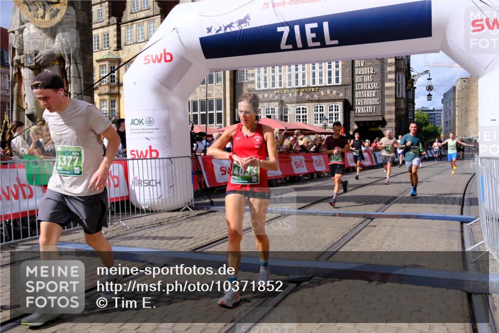 13.09.2026 - 21. swb-Marathon Bremen Tim E. http://msf.ph/oto/10371852 13.09.2026 13:09:05 Ziel 715, 3110, 3276, 3330, 4033, 5377, 5517, 5696, 6842, 6906, 7064, 7121, 8555, 9240, 9411, 9702, 9867, 9906, 9911 meine-sportfotos.de