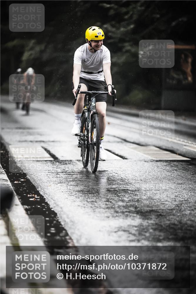 13.09.2026 - Stadtparktriathlon H.Heesch http://msf.ph/oto/10371872 13.09.2026 12:07:25 Radfahren 838, 917, 975, 978, 1031 meine-sportfotos.de