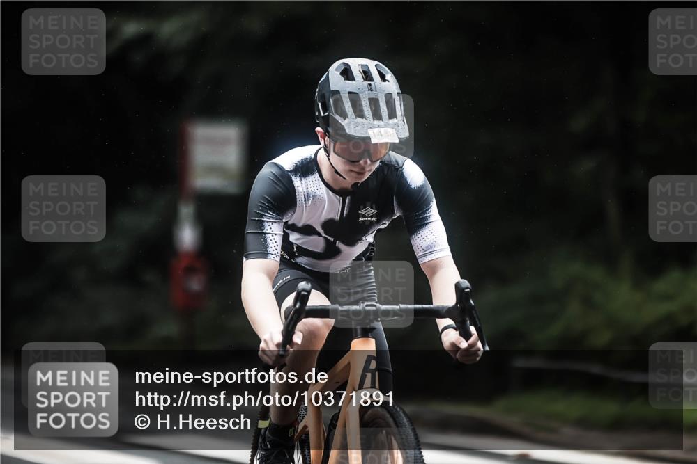 13.09.2026 - Stadtparktriathlon H.Heesch http://msf.ph/oto/10371891 13.09.2026 13:26:52 Radfahren 1329, 1339, 1340, 1380, 1438, 1439 meine-sportfotos.de