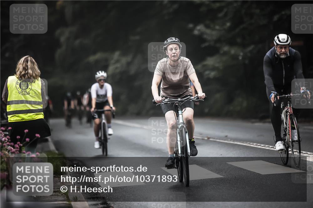 13.09.2026 - Stadtparktriathlon H.Heesch http://msf.ph/oto/10371893 13.09.2026 10:21:35 Radfahren 220, 239, 268, 294, 303, 304, 321, 326, 401, 410 meine-sportfotos.de