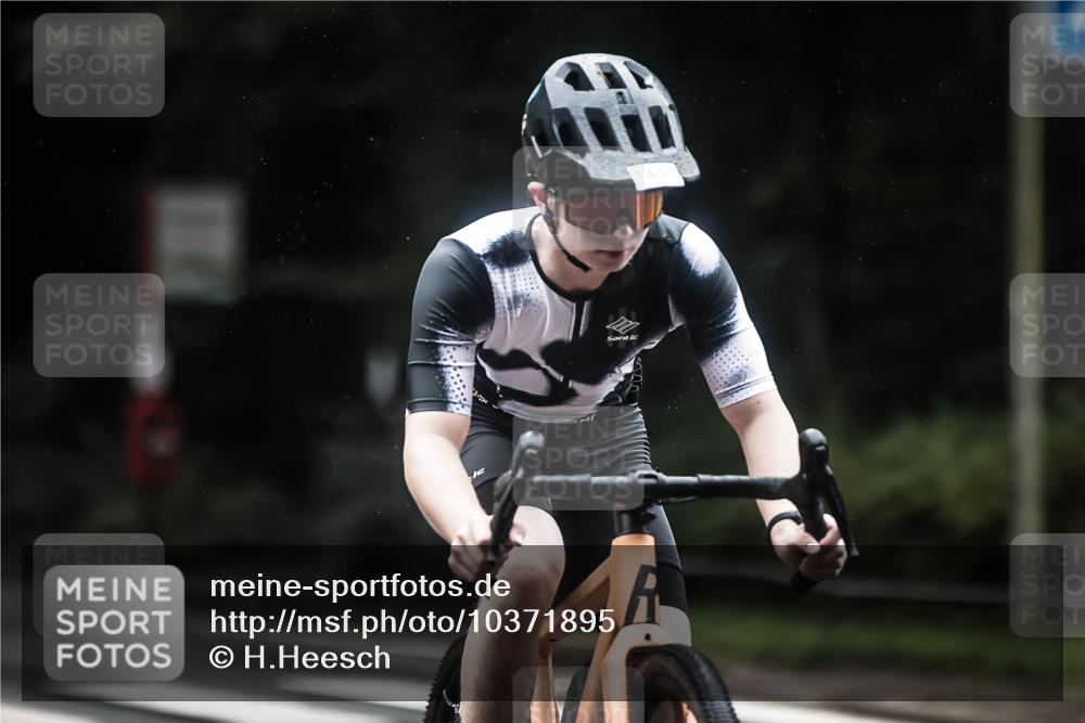 13.09.2026 - Stadtparktriathlon H.Heesch http://msf.ph/oto/10371895 13.09.2026 13:26:52 Radfahren 1329, 1339, 1340, 1380, 1438, 1439 meine-sportfotos.de