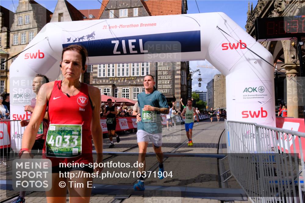 13.09.2026 - 21. swb-Marathon Bremen Tim E. http://msf.ph/oto/10371904 13.09.2026 13:09:07 Ziel 1925, 3110, 3276, 3330, 4033, 5377, 5517, 5636, 5696, 6842, 6906, 7064, 7121, 8555, 9240, 9411, 9702, 9867, 9906, 9911 meine-sportfotos.de