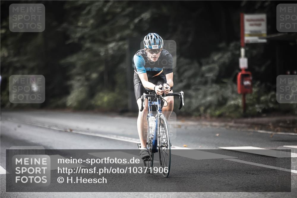 13.09.2026 - Stadtparktriathlon H.Heesch http://msf.ph/oto/10371906 13.09.2026 10:51:38 Radfahren 275, 499, 563 meine-sportfotos.de