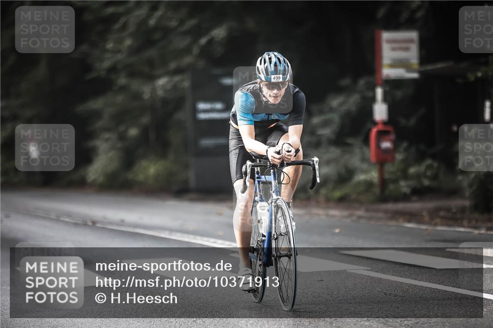 13.09.2026 - Stadtparktriathlon H.Heesch http://msf.ph/oto/10371913 13.09.2026 10:51:38 Radfahren 275, 499, 563 meine-sportfotos.de