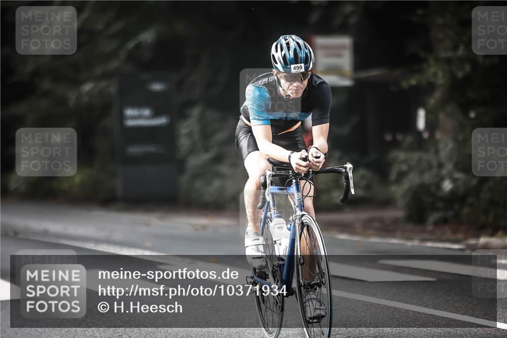 13.09.2026 - Stadtparktriathlon H.Heesch http://msf.ph/oto/10371934 13.09.2026 10:51:38 Radfahren 275, 499, 563 meine-sportfotos.de