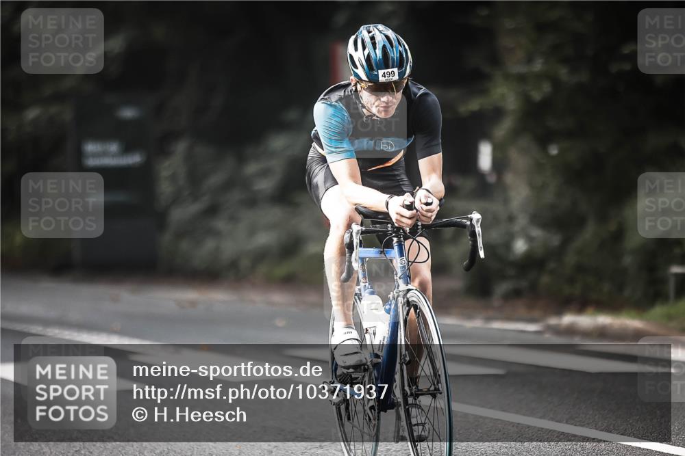 13.09.2026 - Stadtparktriathlon H.Heesch http://msf.ph/oto/10371937 13.09.2026 10:51:38 Radfahren 275, 499, 563 meine-sportfotos.de