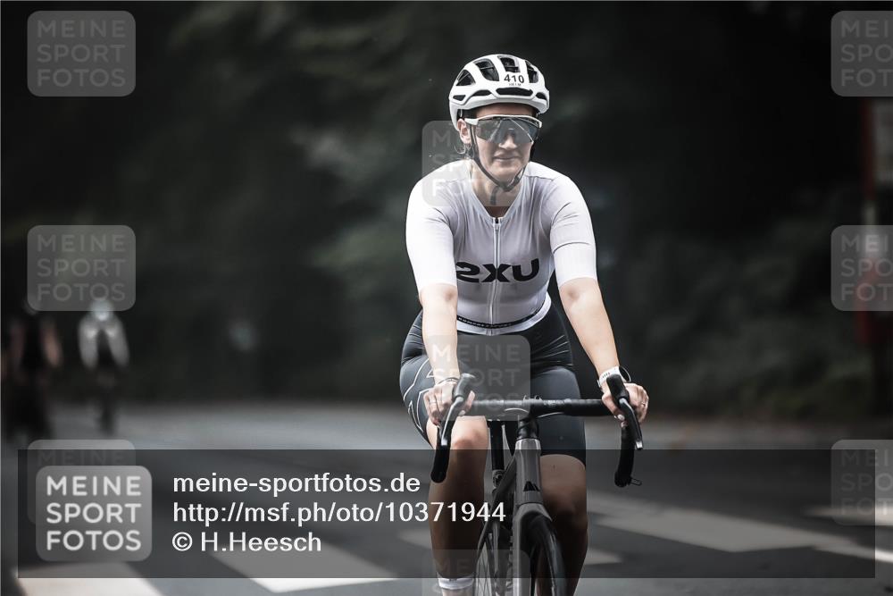13.09.2026 - Stadtparktriathlon H.Heesch http://msf.ph/oto/10371944 13.09.2026 10:21:38 Radfahren 239, 242, 268, 303, 304, 321, 401, 410, 457, 461 meine-sportfotos.de