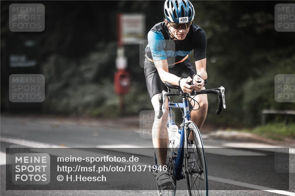 13.09.2026 - Stadtparktriathlon H.Heesch http://msf.ph/oto/10371946 13.09.2026 10:51:39 Radfahren 275, 499, 563, 582 meine-sportfotos.de