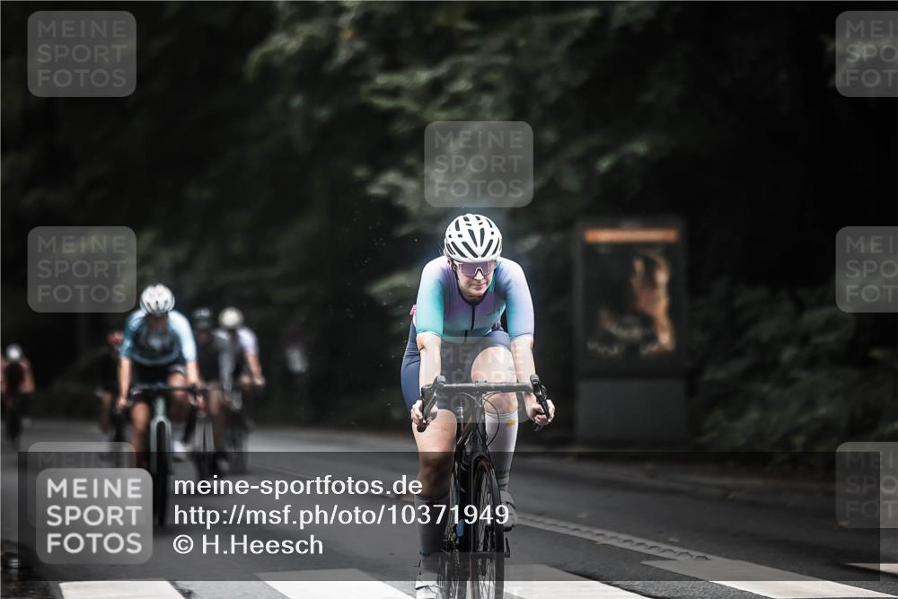 13.09.2026 - Stadtparktriathlon H.Heesch http://msf.ph/oto/10371949 13.09.2026 13:27:00 Radfahren 1339, 1340, 1350, 1367, 1393, 1411, 1439, 1478, 1507 meine-sportfotos.de