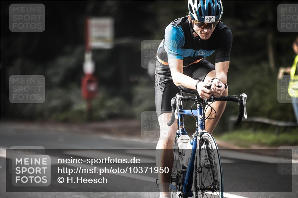 13.09.2026 - Stadtparktriathlon H.Heesch http://msf.ph/oto/10371950 13.09.2026 10:51:39 Radfahren 275, 499, 563, 582 meine-sportfotos.de