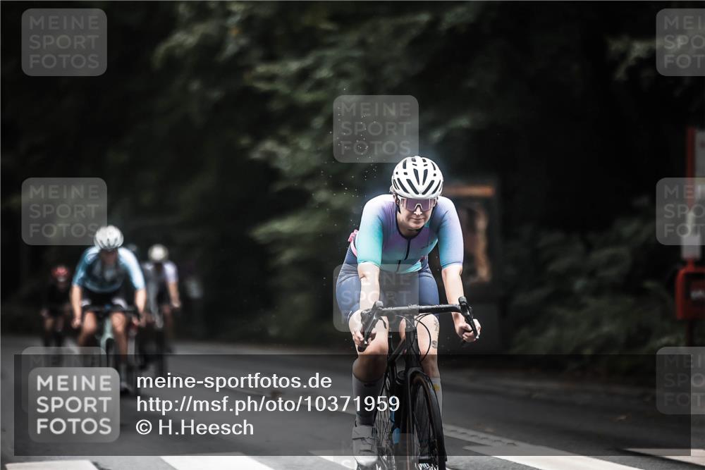 13.09.2026 - Stadtparktriathlon H.Heesch http://msf.ph/oto/10371959 13.09.2026 13:27:00 Radfahren 1339, 1340, 1350, 1367, 1393, 1411, 1439, 1478, 1507 meine-sportfotos.de