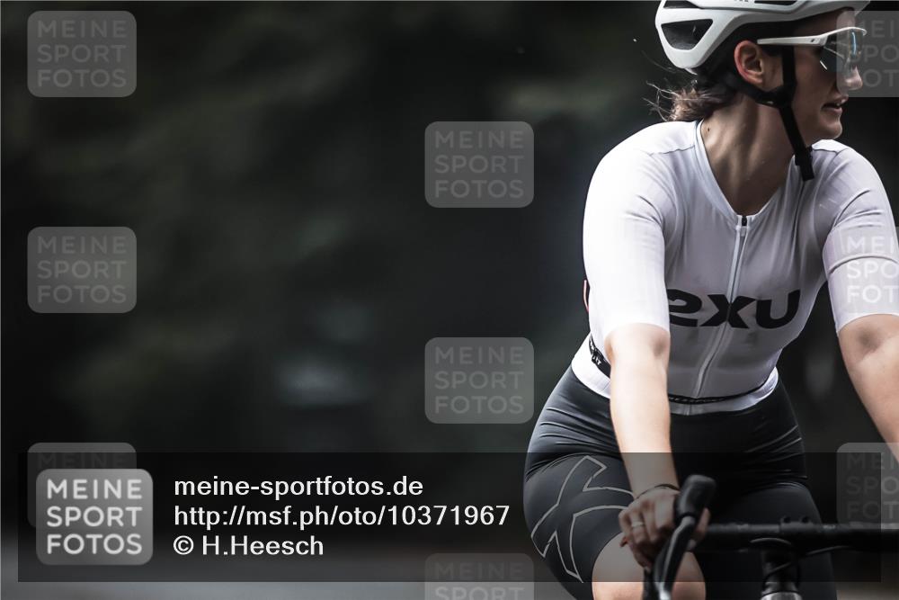 13.09.2026 - Stadtparktriathlon H.Heesch http://msf.ph/oto/10371967 13.09.2026 10:21:38 Radfahren 239, 242, 268, 303, 304, 321, 401, 410, 457, 461 meine-sportfotos.de