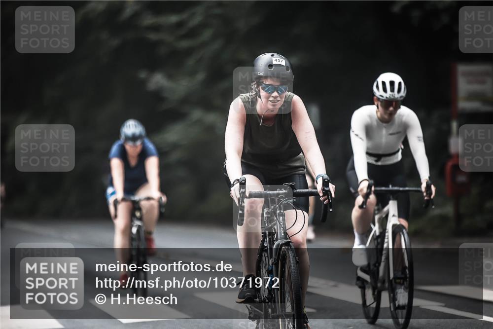 13.09.2026 - Stadtparktriathlon H.Heesch http://msf.ph/oto/10371972 13.09.2026 10:21:43 Radfahren 214, 242, 256, 271, 304, 410, 457, 461 meine-sportfotos.de