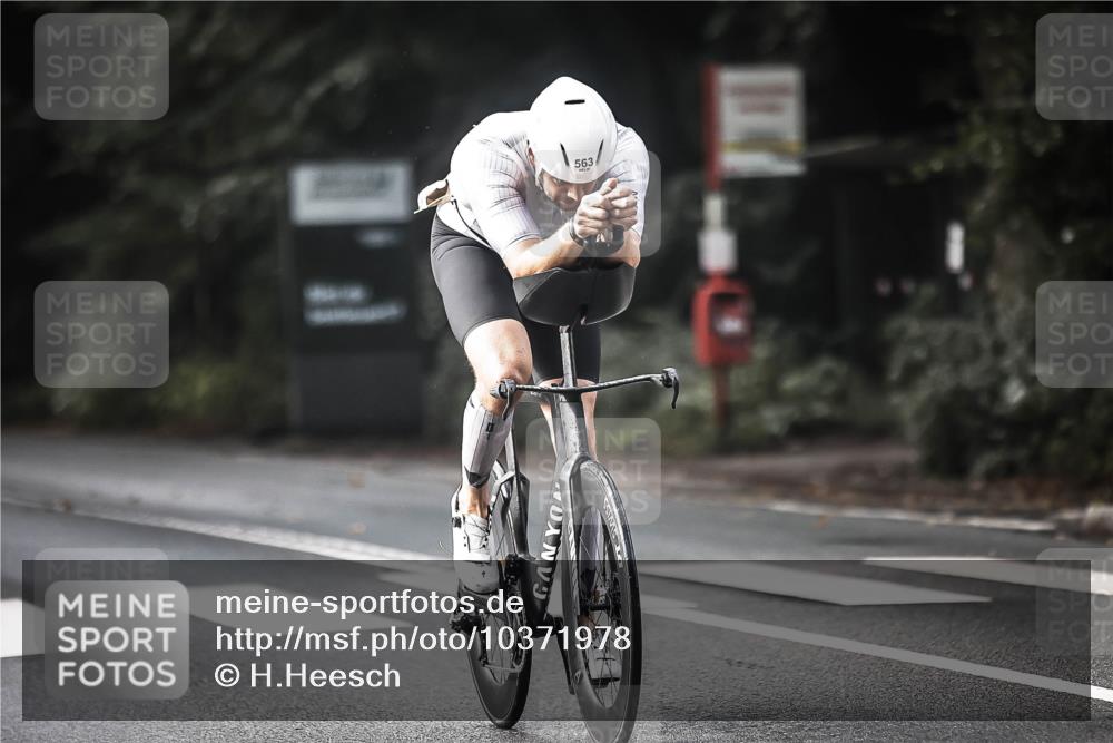 13.09.2026 - Stadtparktriathlon H.Heesch http://msf.ph/oto/10371978 13.09.2026 10:51:40 Radfahren 275, 499, 563, 582 meine-sportfotos.de