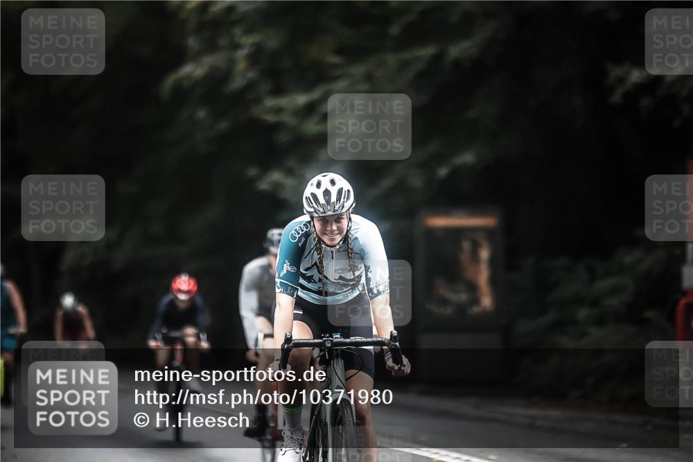13.09.2026 - Stadtparktriathlon H.Heesch http://msf.ph/oto/10371980 13.09.2026 13:27:02 Radfahren 1340, 1350, 1367, 1393, 1411, 1439, 1478, 1507 meine-sportfotos.de