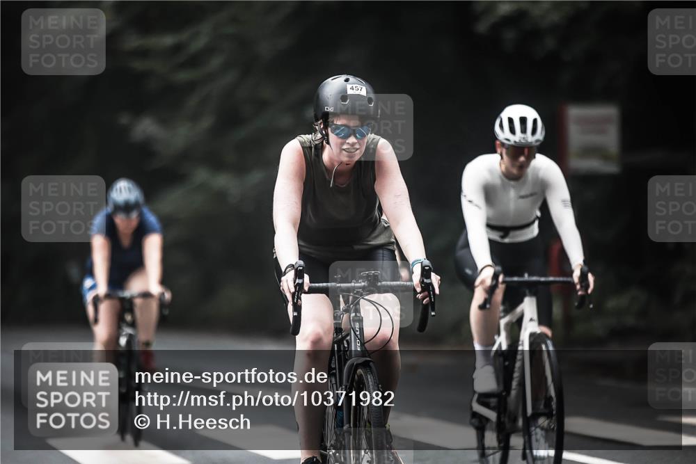 13.09.2026 - Stadtparktriathlon H.Heesch http://msf.ph/oto/10371982 13.09.2026 10:21:43 Radfahren 214, 242, 256, 271, 304, 410, 457, 461 meine-sportfotos.de