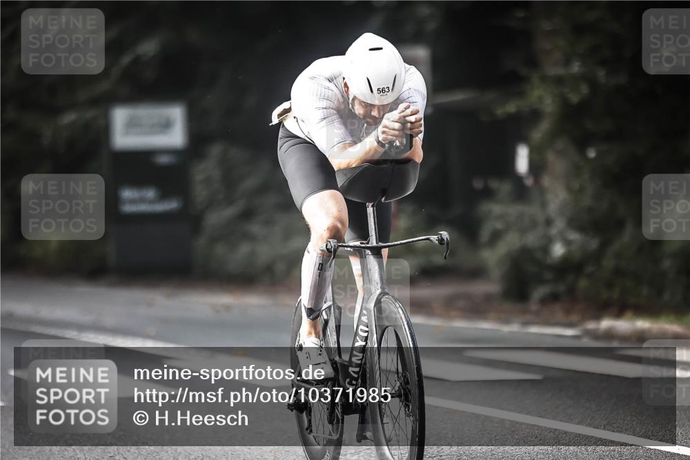 13.09.2026 - Stadtparktriathlon H.Heesch http://msf.ph/oto/10371985 13.09.2026 10:51:40 Radfahren 275, 499, 563, 582 meine-sportfotos.de